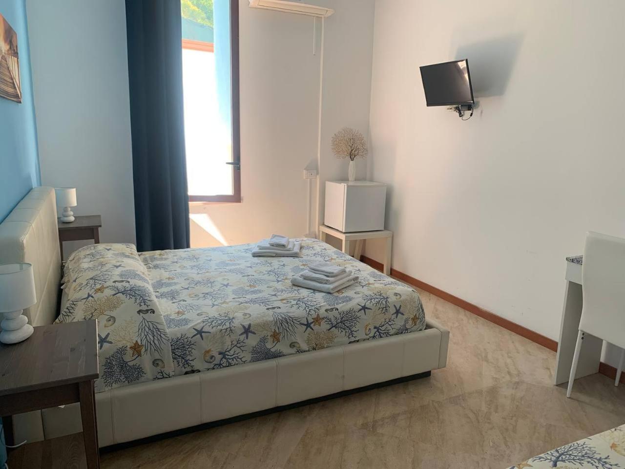 Borgomarino'S Room Cefalù Eksteriør bilde